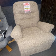 Beaumont Dual Motor Riser in Valencia Cocoa Fabric