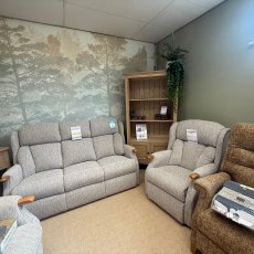 Canterbury 1 x 3 Seater Settee 2 x Chairs
