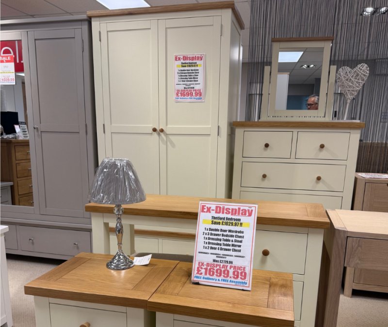 Thetford 1 x Double Wardrobe 2x3 Drawer Bedside 1x Dressing Table & Stool 1x2 Over 4 Chest / Mirror