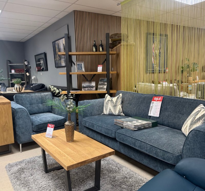 Fenton 1 x Extra Large Settee 1 x Standard Chair