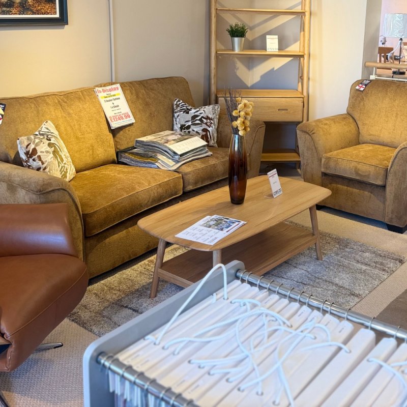 Russo 3 Seater Settee & 1 Chair